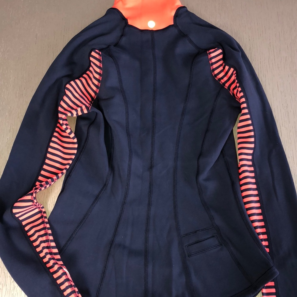 Lululemon Pullover Reversible Size 4 - image 2